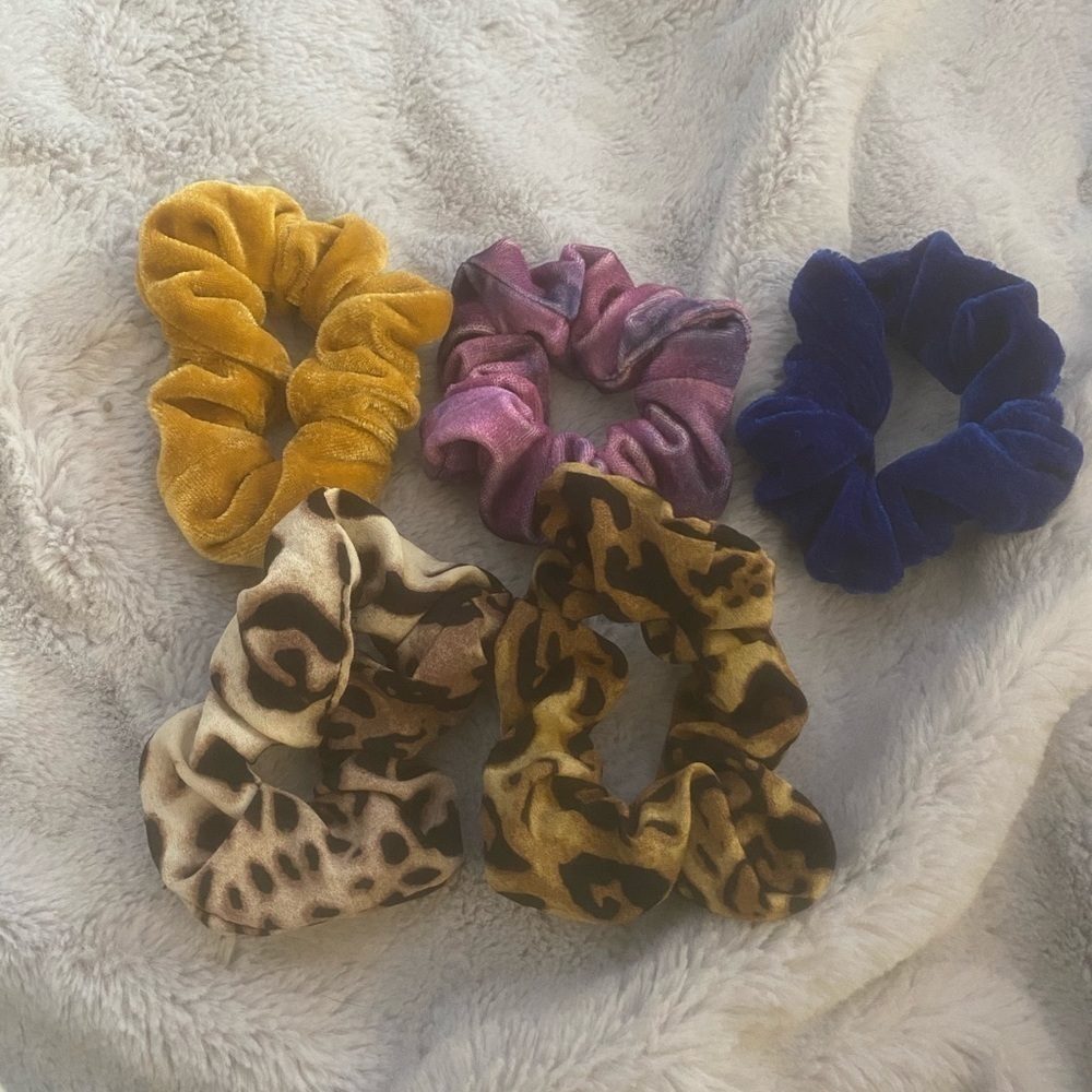 Scrunchies bundle - Picture 1 of 5